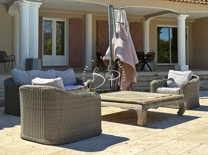 Maison - 210 m² - 8 pièces