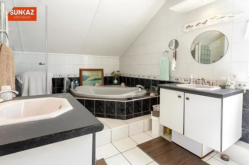 Villa - 176 m² - 6 pièces