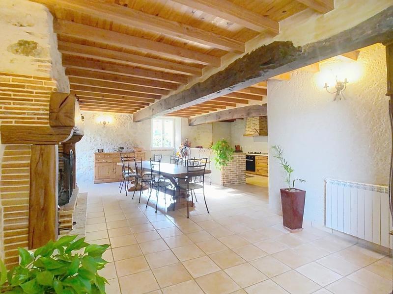 Maison - 252 m² - 5 pièces