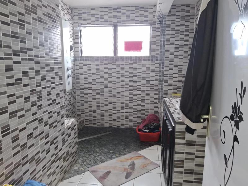 Immeuble - 241 m² - 10 pièces