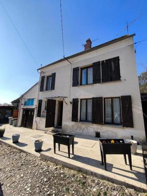 Maison - 95 m² - 5 pièces