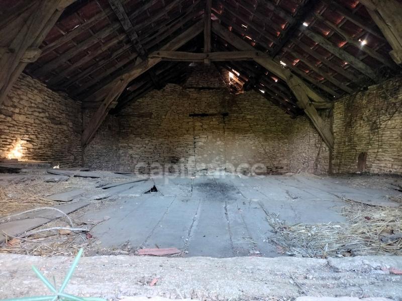 Maison - 300 m² - 2 pièces