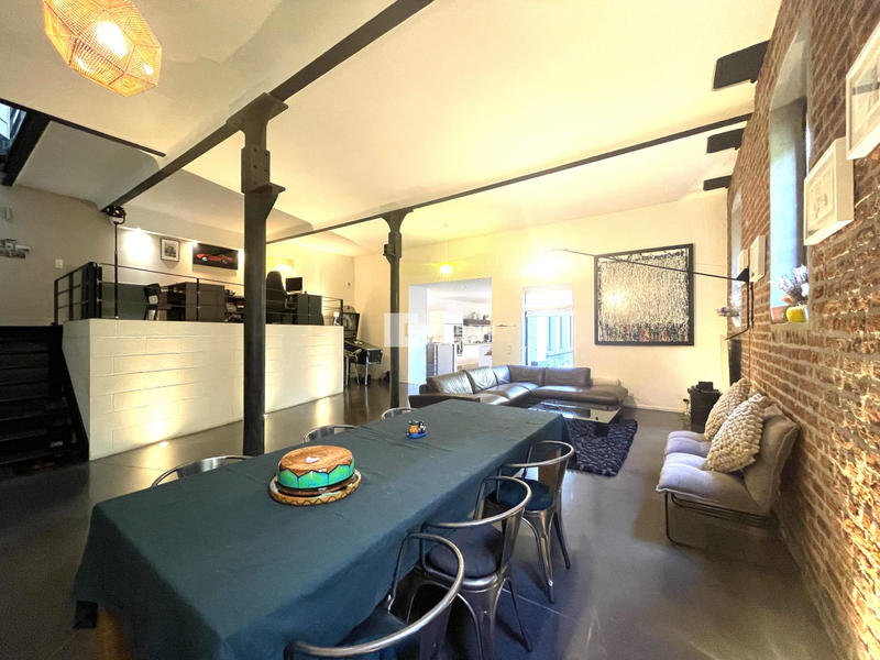 Loft - 217 m² - 5 pièces