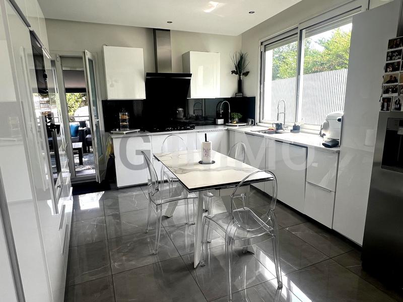 Maison - 160 m² - 5 pièces