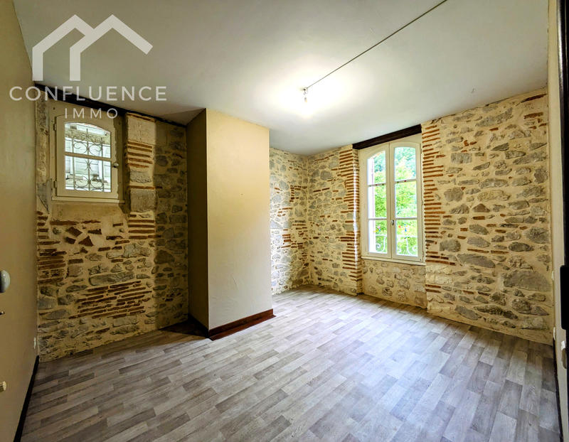 Maison - 250 m² - 7 pièces