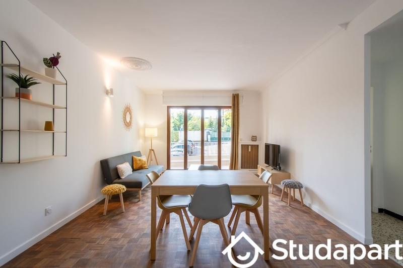 Chambre - 92 m² - 1 pièce