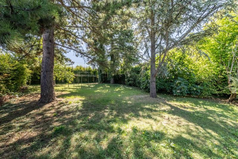 Maison - 250 m² - 7 pièces