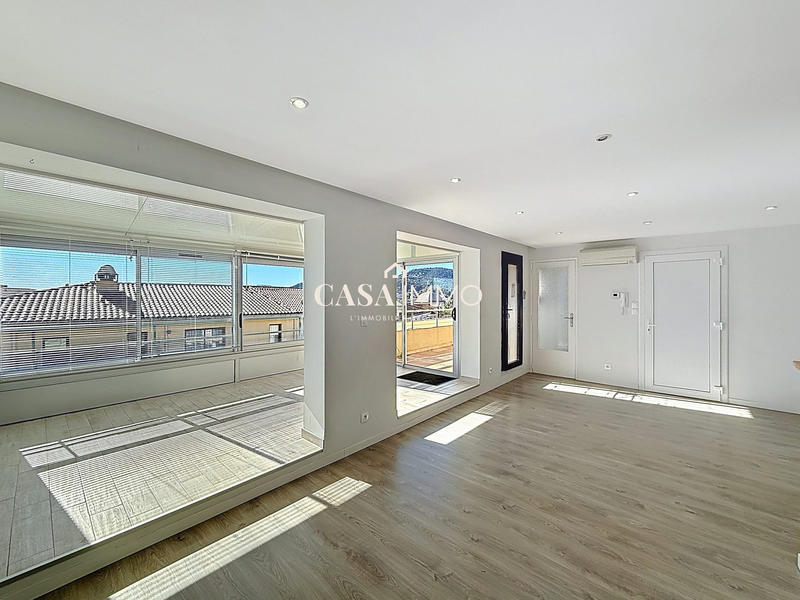 Appartement - 96 m² - 4 pièces