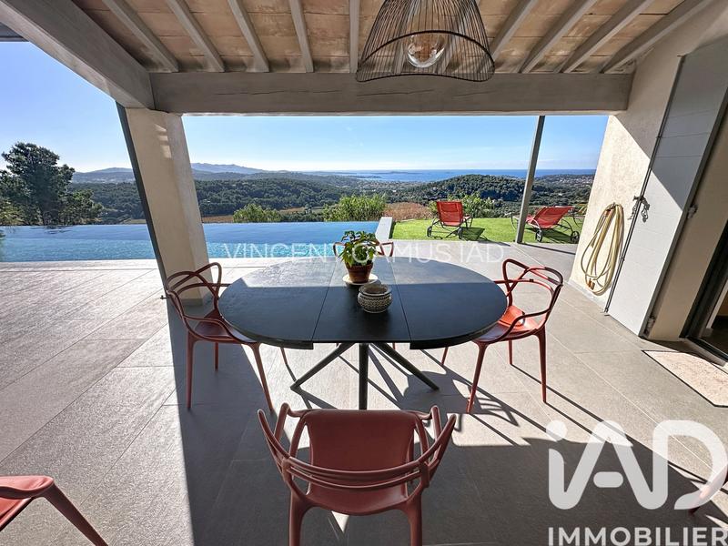 Maison - 270 m² - 7 pièces