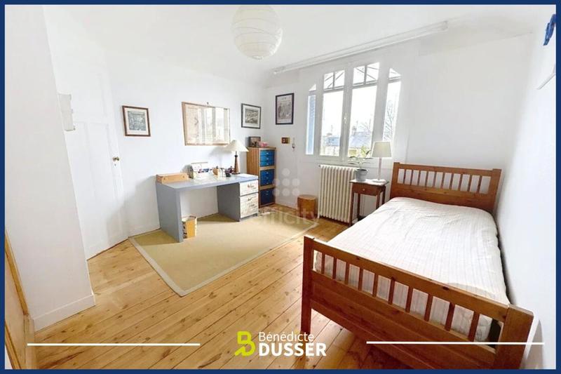 Maison - 195 m² - 7 pièces