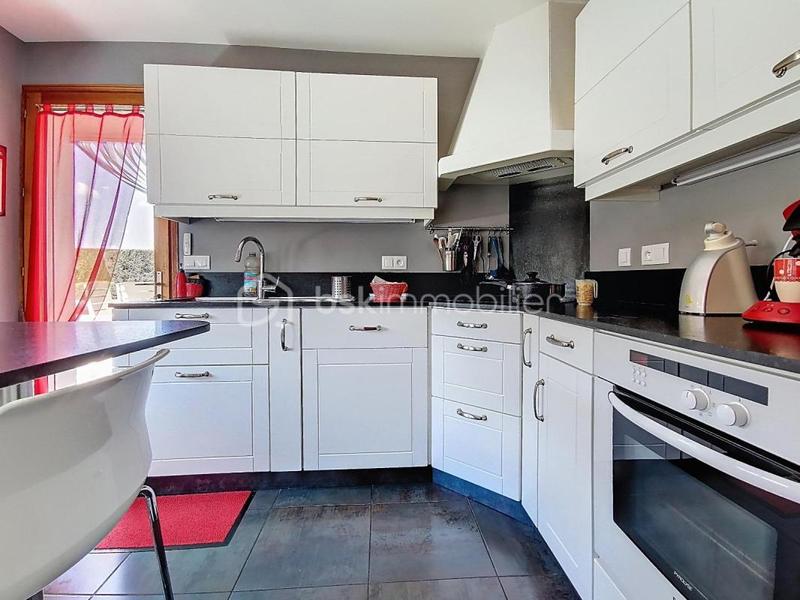 Maison - 201 m² - 6 pièces