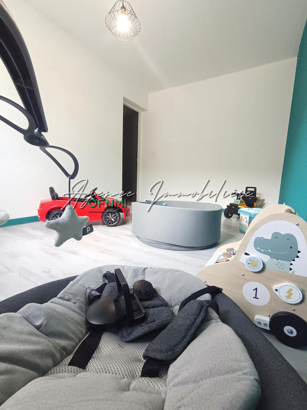 Maison - 95 m² - 4 pièces