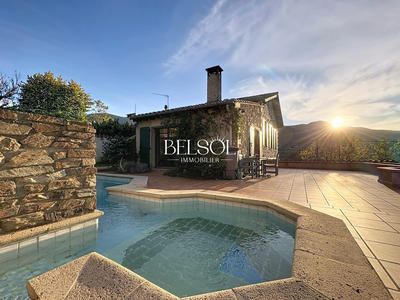 Mas - 295 m² - 10 pièces