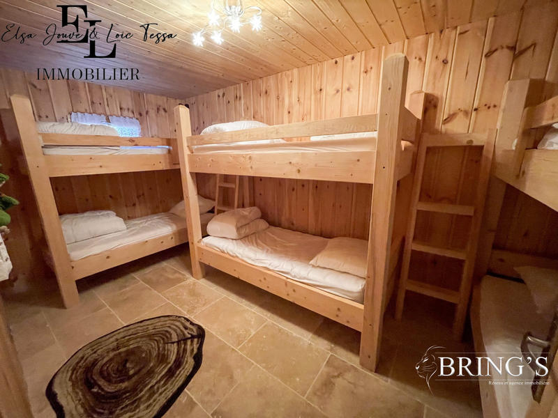 Châlet - 330 m² - 11 pièces