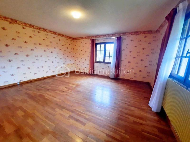 Maison traditionnelle - 163 m² - 6 pièces