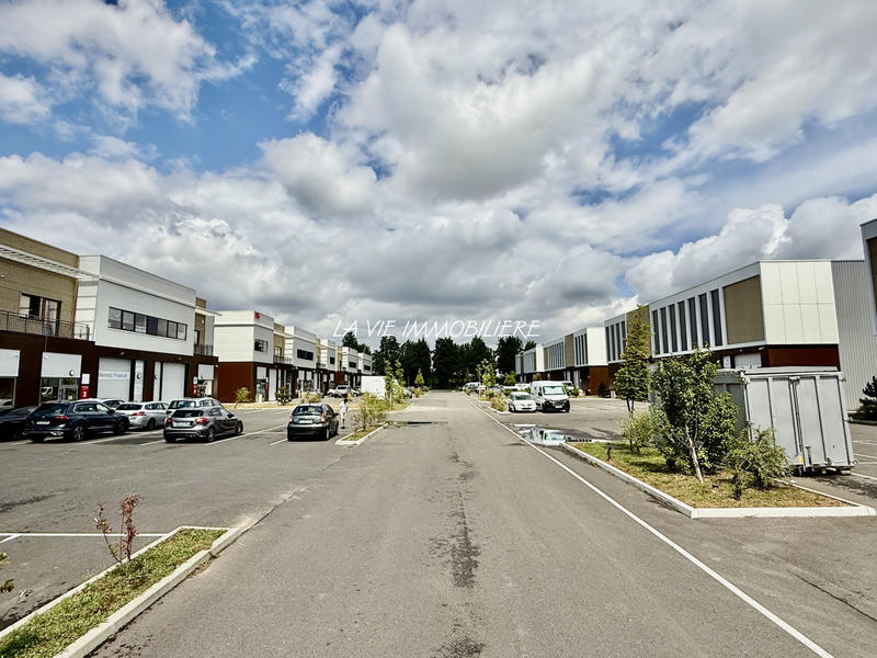 Entrepôt - 1 223 m²