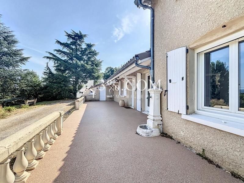 Maison - 182 m² - 8 pièces