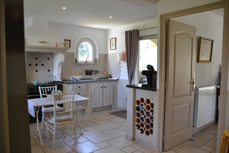 Maison - 250 m² - 6 pièces