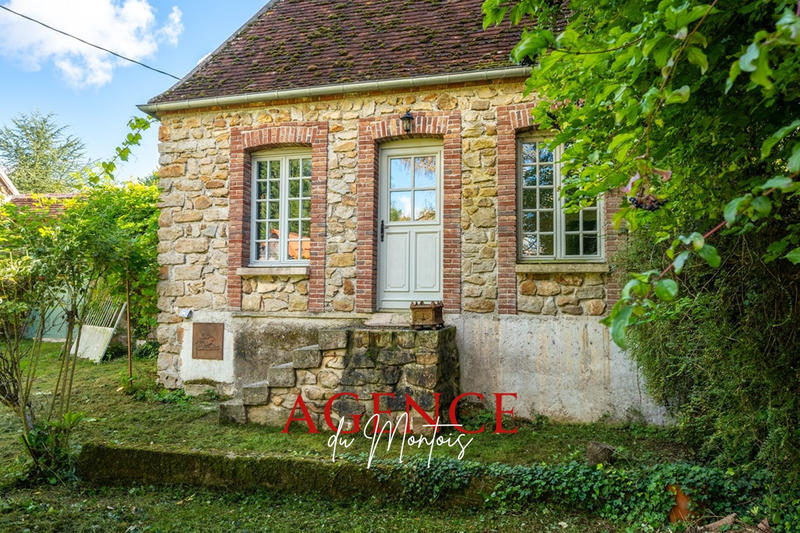 Propriété - 230 m² - 6 pièces