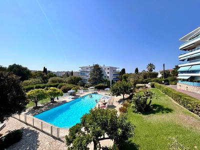 Appartement - 96 m² - 4 pièces