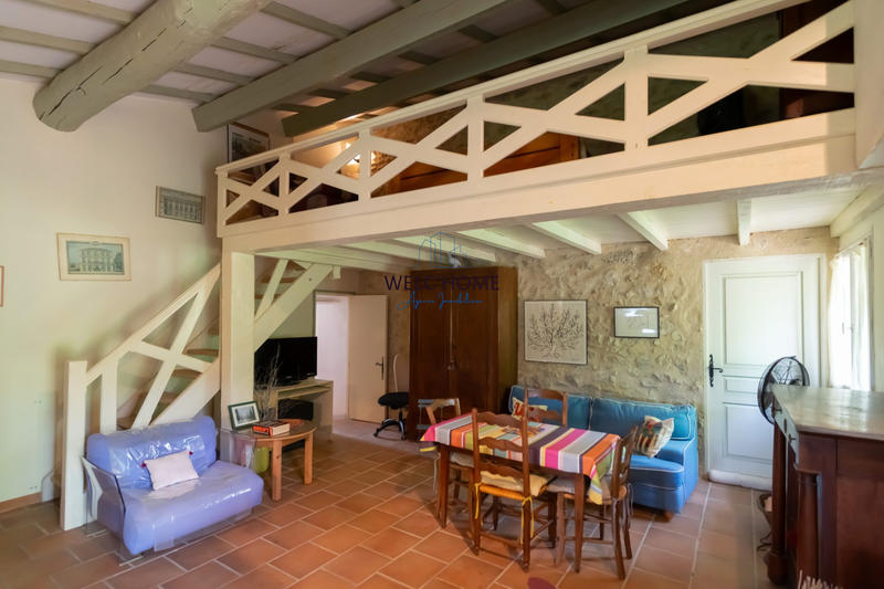 Maison - 213 m² - 8 pièces