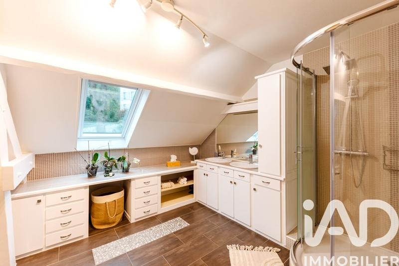 Maison - 145 m² - 7 pièces