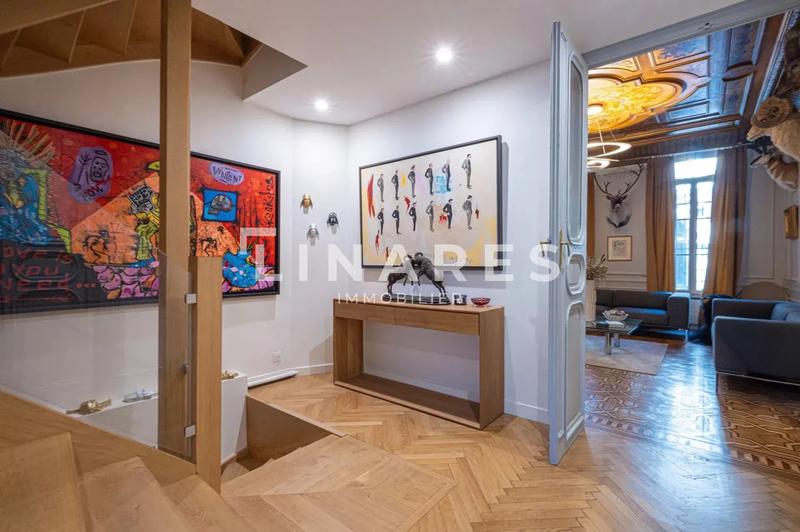 Appartement - 245 m² - 7 pièces