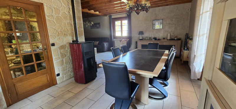 Maison - 156 m² - 9 pièces