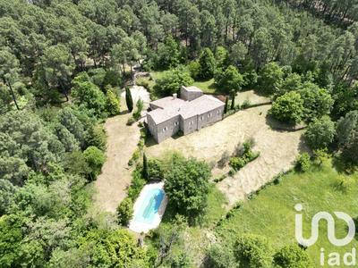 Maison - 404 m² - 12 pièces