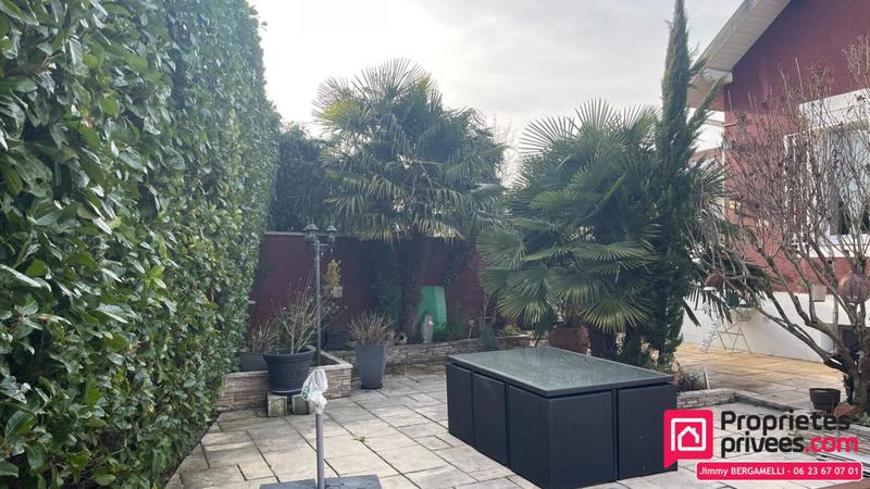 Maison - 207 m² - 7 pièces