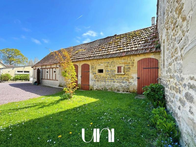 Maison - 360 m² - 12 pièces