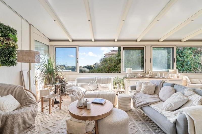 Maison - 467 m² - 10 pièces