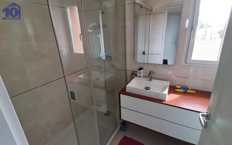 Appartement sur toit - 56 m² - 3 pièces