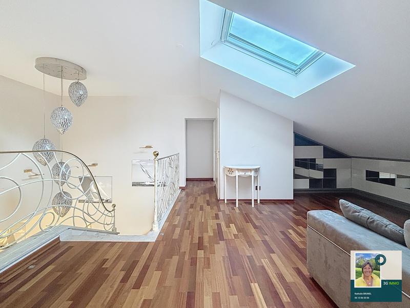 Villa - 250 m² - 10 pièces