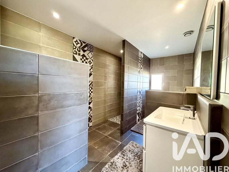 Maison - 180 m² - 7 pièces