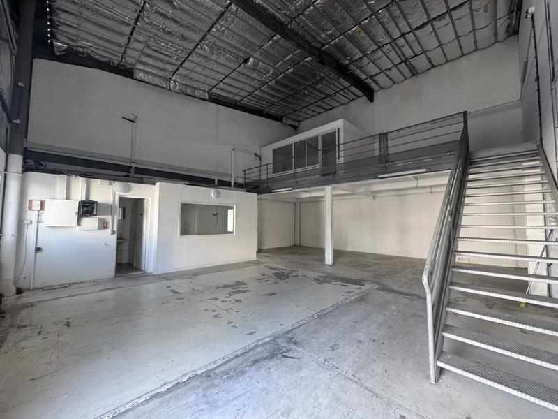 Local commercial - 270 m² - 5 pièces