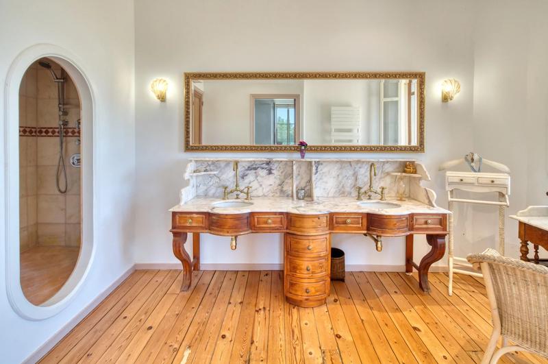 Villa - 277 m² - 7 pièces