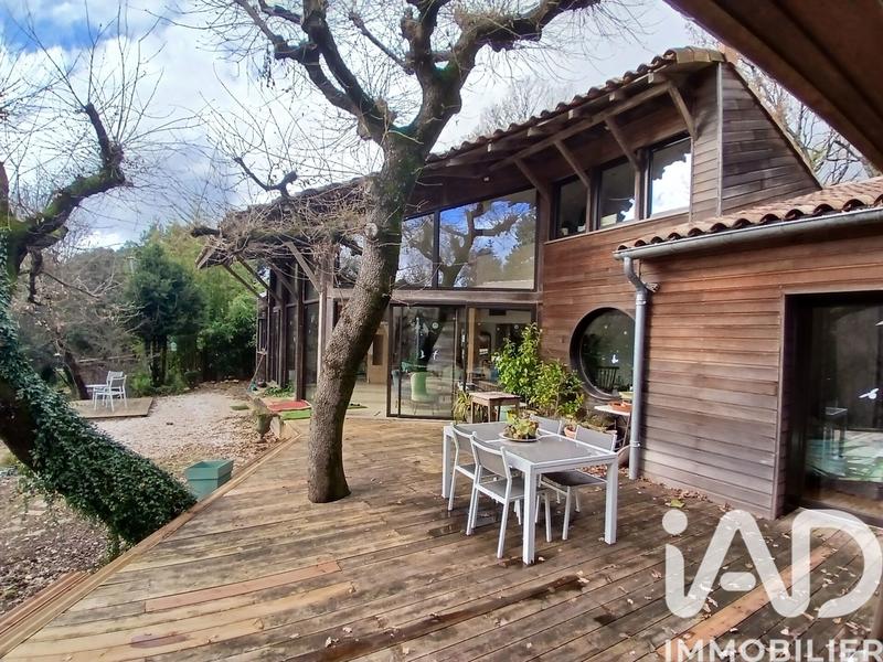 Maison de maîtres - 232 m² - 7 pièces