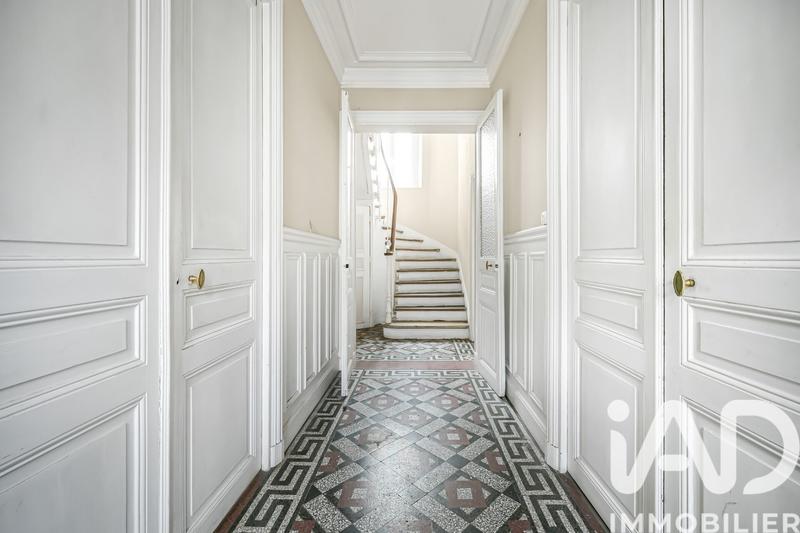 Maison - 226 m² - 10 pièces