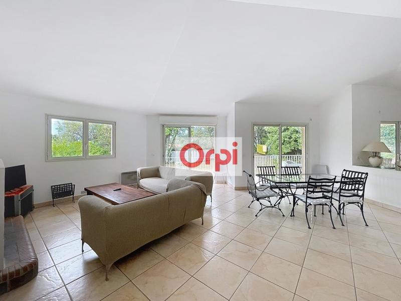 Propriété - 268 m² - 15 pièces