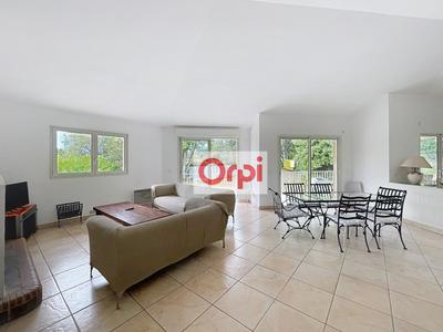 Propriété - 268 m² - 15 pièces