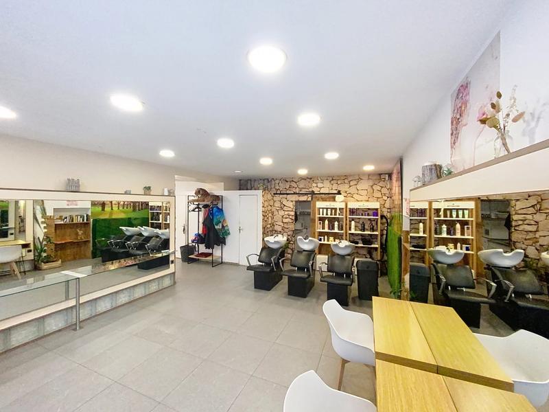 Local commercial - 82 m² - 3 pièces