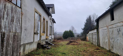 Maison - 220 m² - 7 pièces