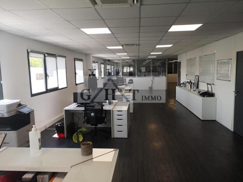 Bureau - 702 m²