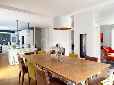 Maison - 190 m² - 6 pièces