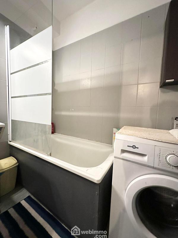 Appartement - 85 m² - 5 pièces