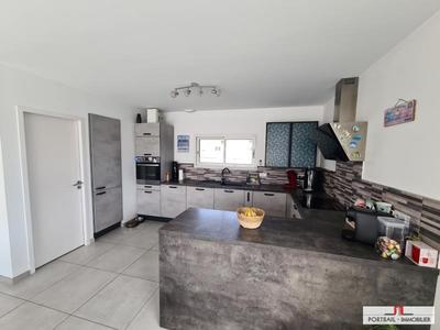 Maison - 140 m² - 5 pièces