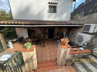 Maison - 90 m² - 4 pièces