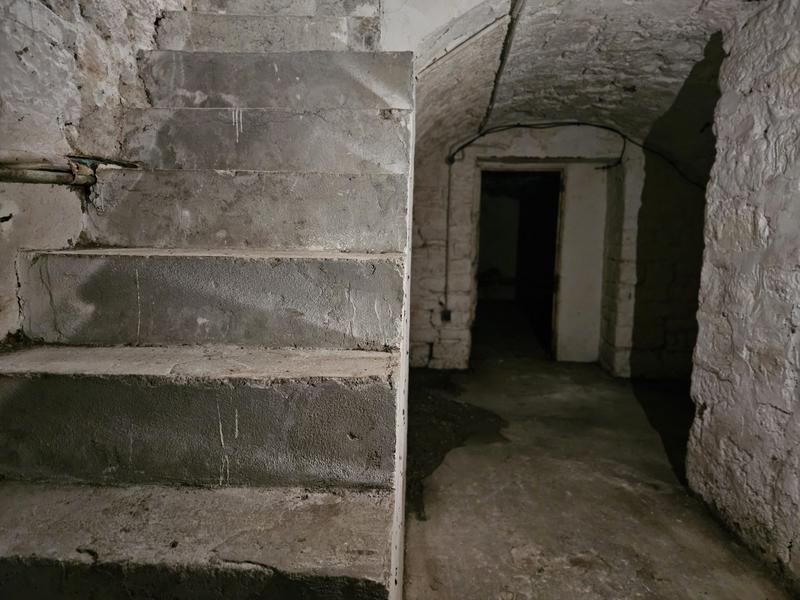 Magasins - 98 m² - 2 pièces