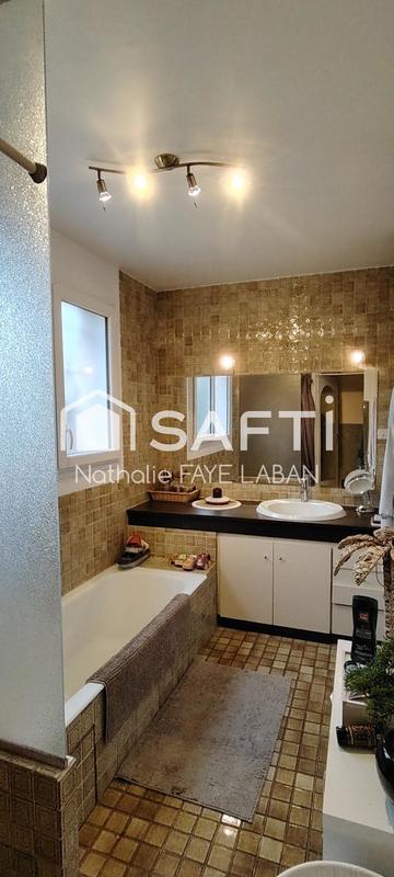 Maison - 153 m² - 7 pièces